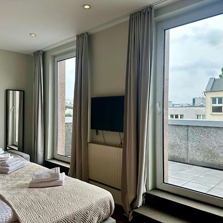 Hotel George Wina Bagian luar foto