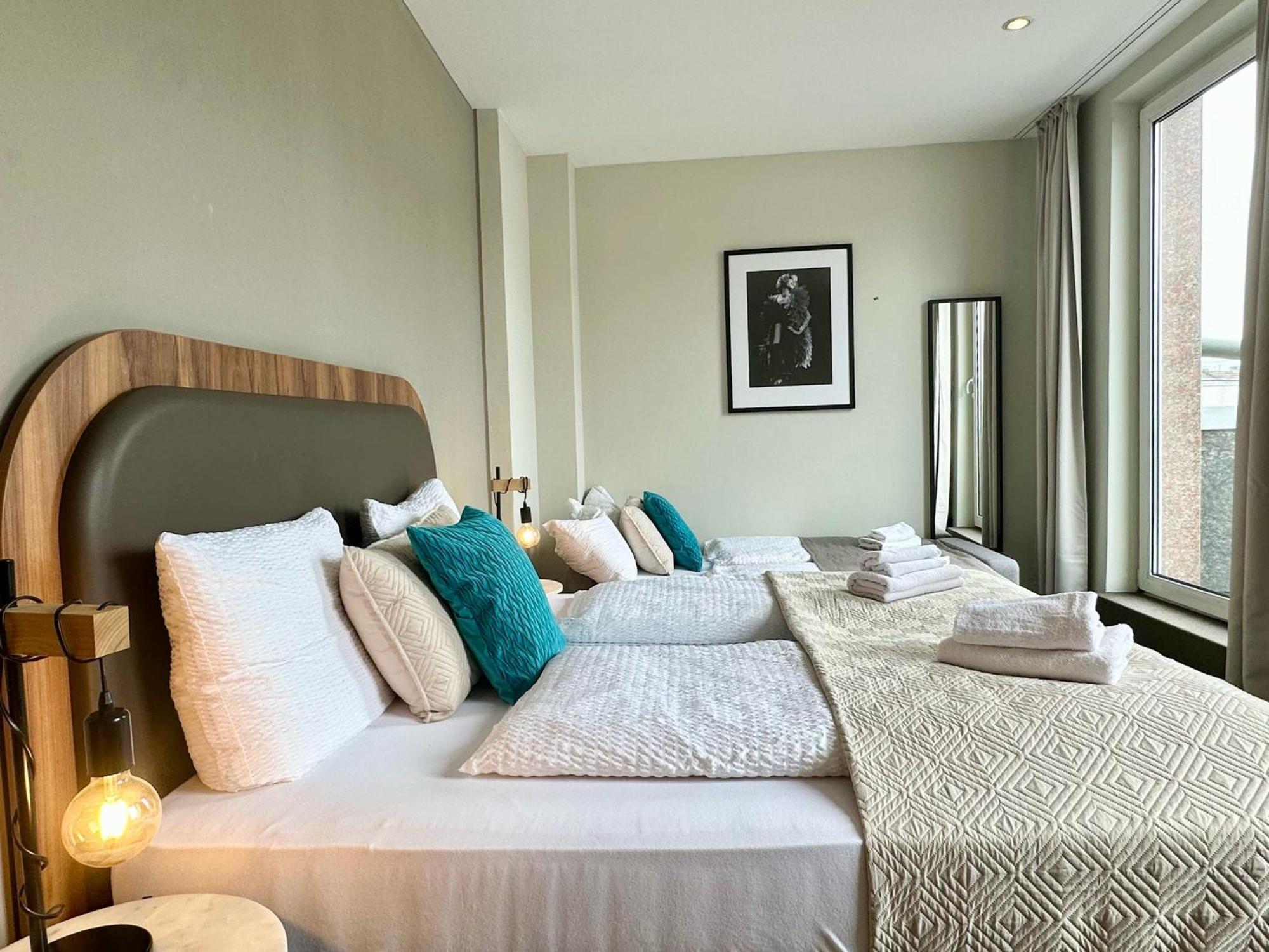 Hotel George Wina Bagian luar foto